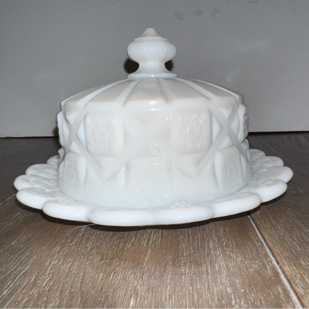 Vtg Westmoreland Milk Glass Old Quilt Cheese Dish With Cover 7" - Picture 5 of 9